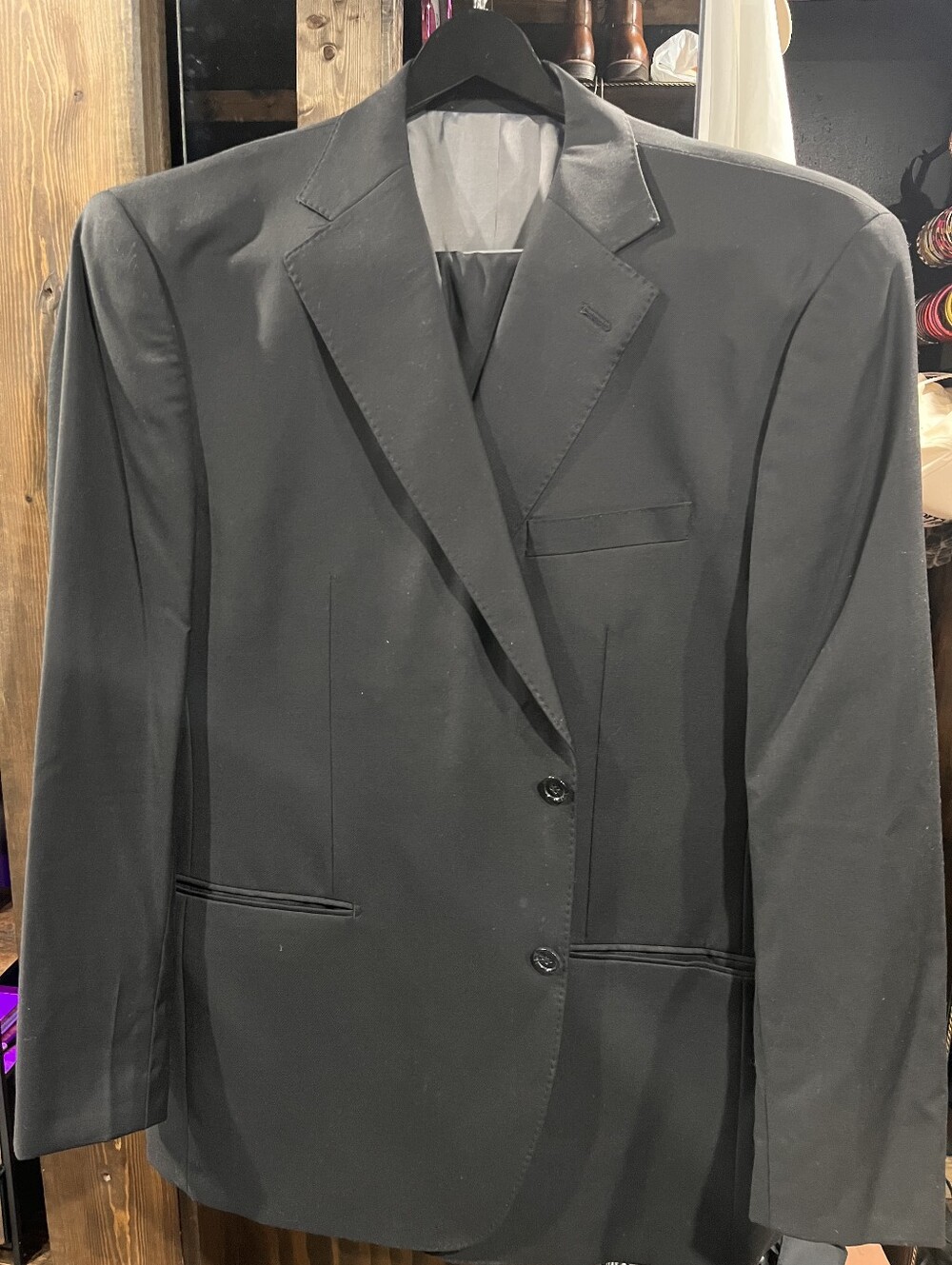 Berragamo Elegant Luxe Italian Black Men's Suit Jacket And Pants